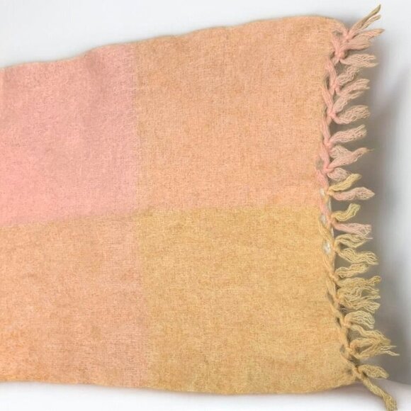 Avoca Irish Wool Handmade Mohair Scarf/Wrap - Picture 5 of 9